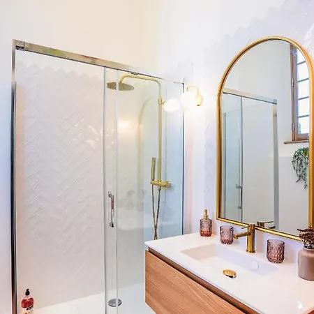 Chateau De La Vigne 3* Ally (Cantal)