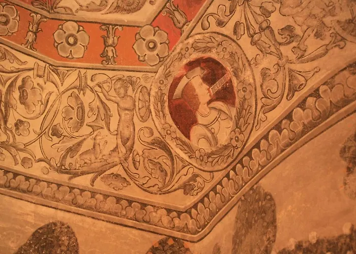 Chateau De La Vigne Алли